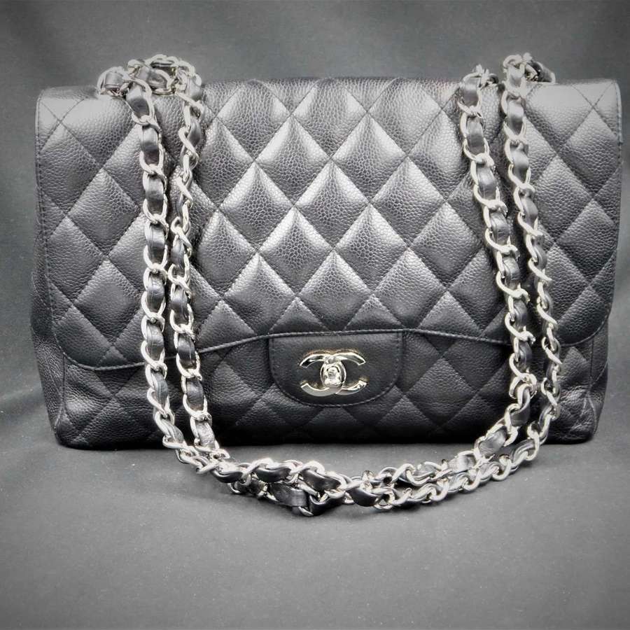 Chanel Classic Jumbo 30 cm Handbag