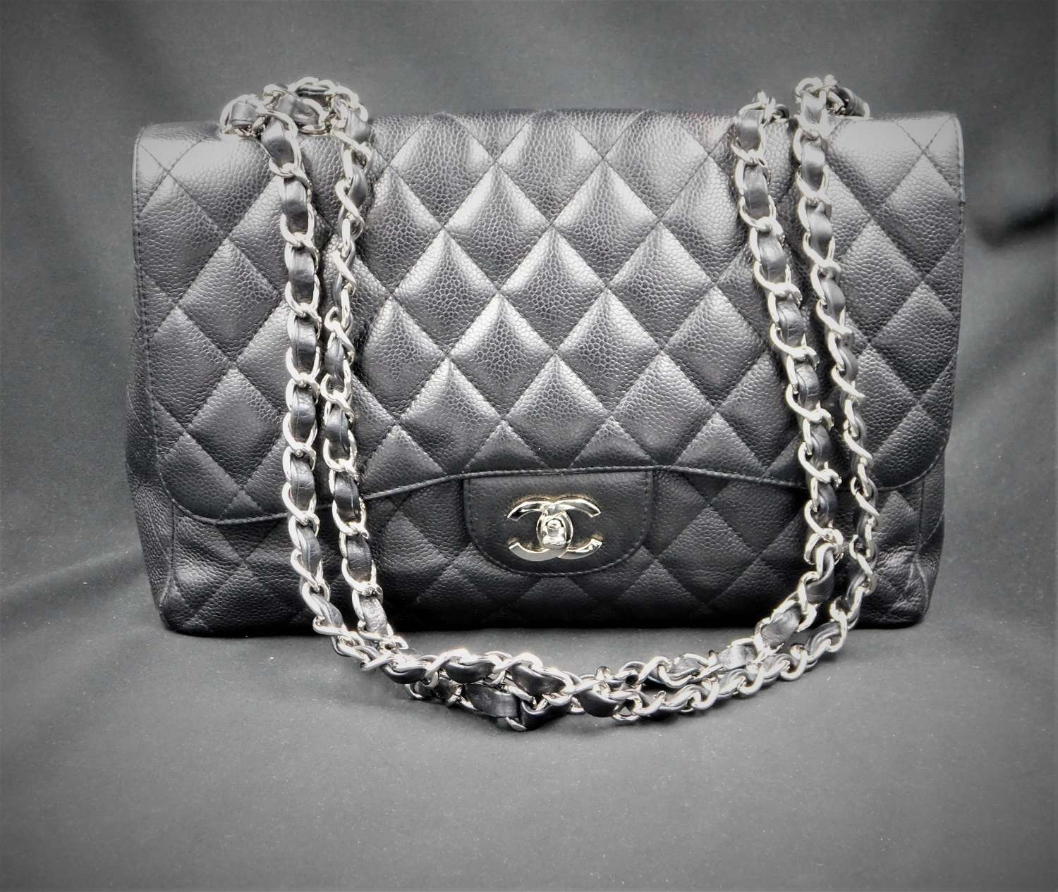Chanel Classic Jumbo 30 cm Handbag
